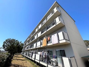 鈴蘭台第６住宅　２号棟の物件外観写真